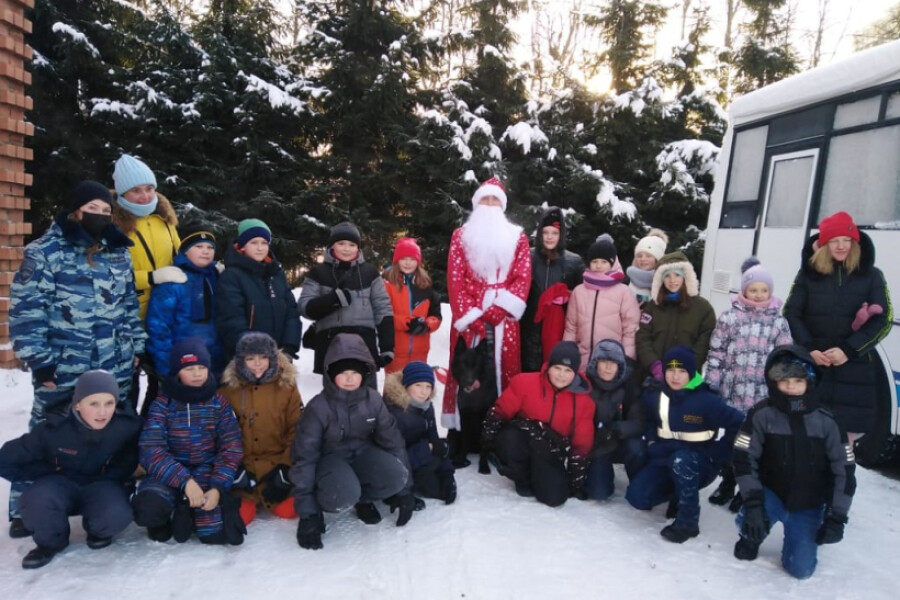 Сотрудники УМВД России по Наро-Фоминскому городскому округу присоединились к акции «Полицейский Дед Мороз»