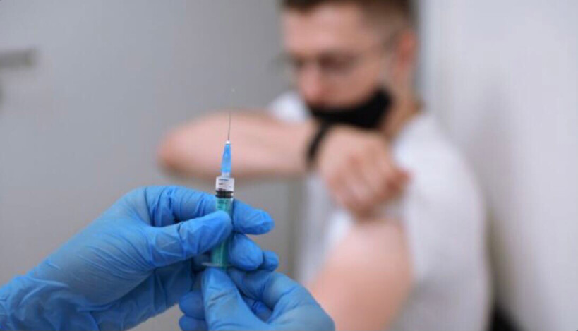 Прививка от COVID-19 доступна для жителей округа в стационарных и выездных пунктах вакцинации