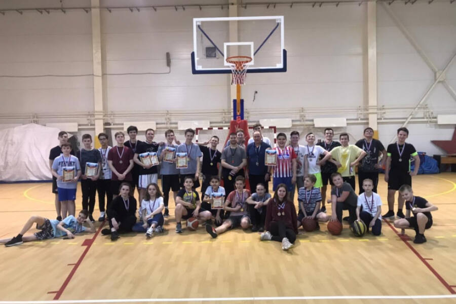 01 апреля 2021 года в МАУ «МКСЦ «Зодиак» прошел Открытый турнир по баскетболу среди школьных команд (8-11 классы)