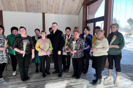 Сотрудники Госавтоинспекции поздравили участниц активного долголетия Павлово-Посадского городского округа с Международным женским днём