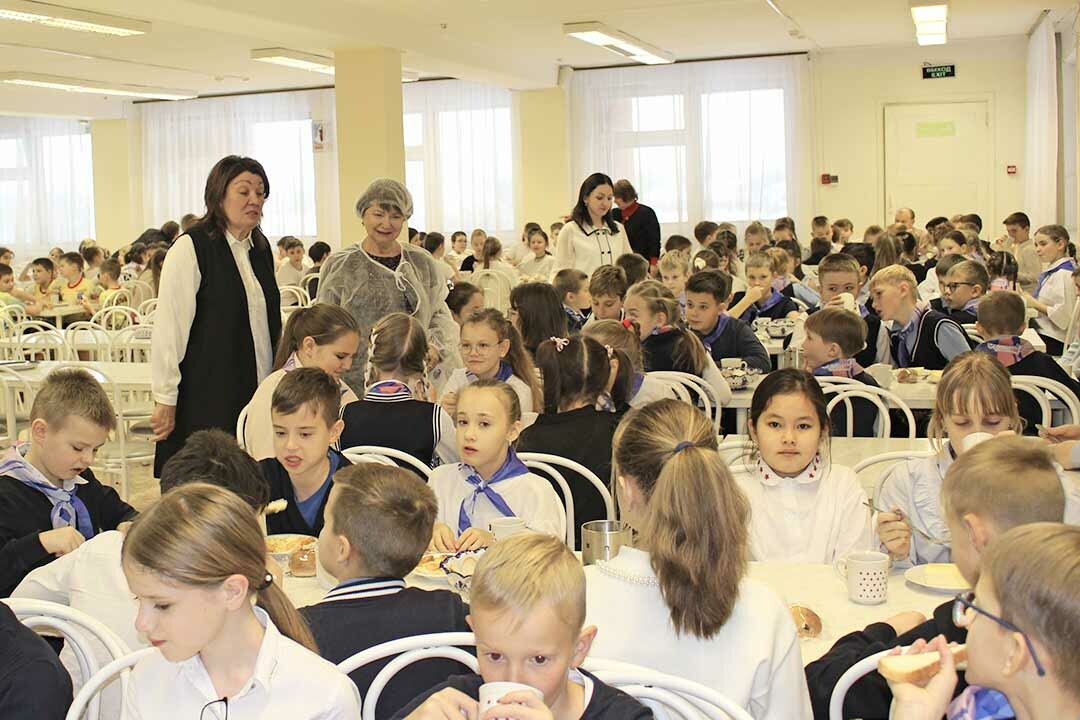 Нина Ширенина провела проверку в рамках мероприятий по контролю организации питания детей в общеобразовательных учреждениях