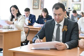 Николай Ханин вместе с депутатами Мособлдумы принял участие в международной патриотической акции «Диктант Победы»