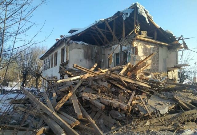 Очередное аварийное здание сносят в Серпухове