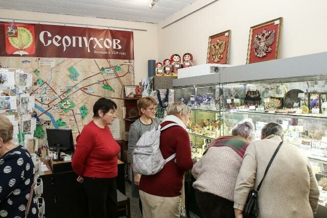 Туристы-долголеты познакомились с Серпуховым