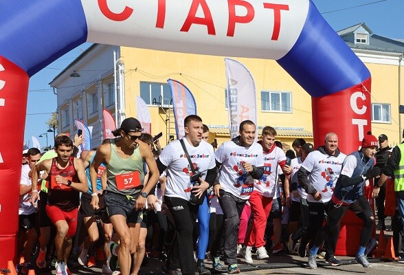 Грандиозный забег в Серпухове дал старт сегодняшним праздничным мероприятиям в честь Дня города