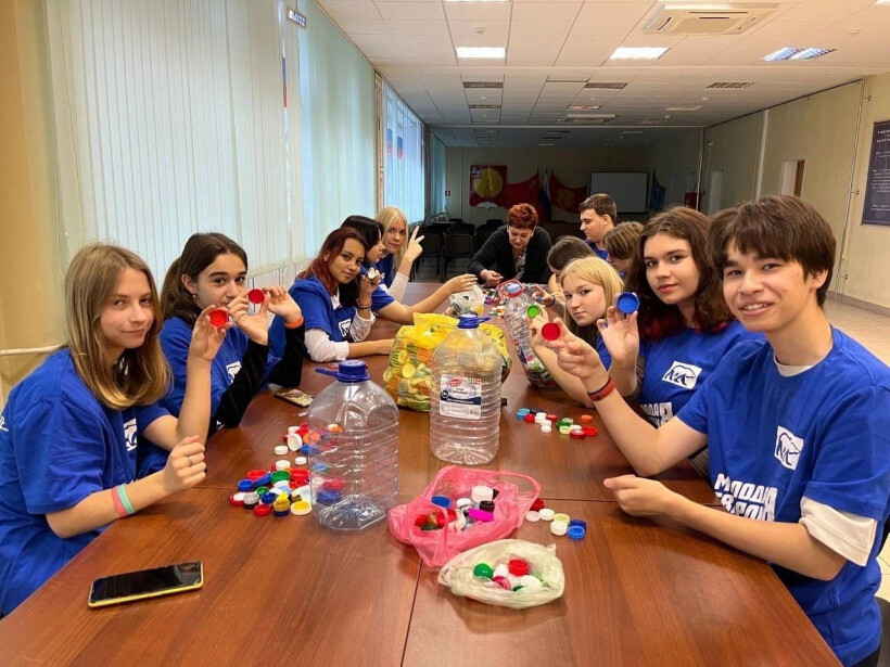 Молодогвардейцы Серпухова поддержали фонд «Волонтёры в помощь детям-сиротам»