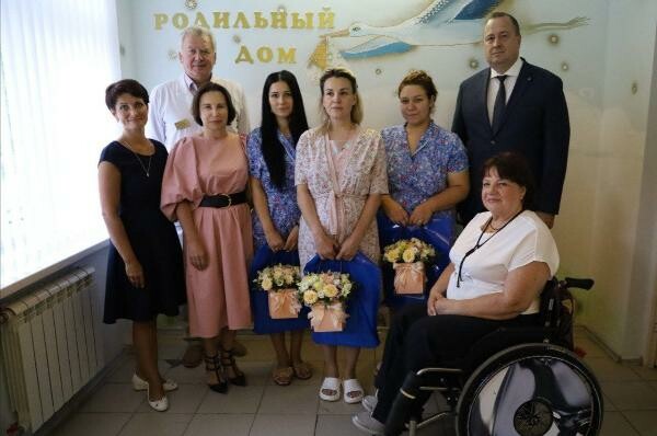 Глава Серпухова поздравил новоиспеченных мам с рождением малышей