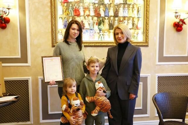 Две семьи из Серпухова получили сертификаты на жилье