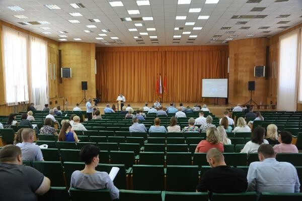 На оперативном собрании в Серпухове обсудили работу управляющих компаний