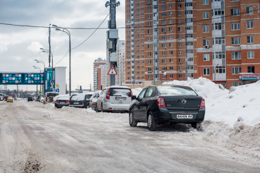 Госавтоинспекция напоминает водителям серпуховских дорог об опасности неправильной парковки