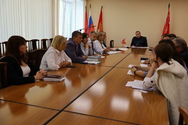 Глава Серпухова совместно с Общественной палатой провёл встречу с руководством завода «Керамзит»