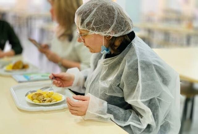 В школах Серпухова контроль качества питания ведётся регулярно