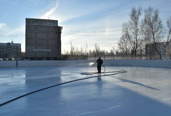 Первые ледовые площадки в городском округе Серпухов готовы к открытию