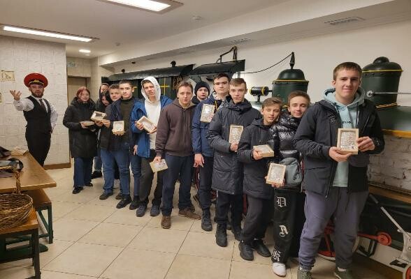 Ученики серпуховской школы провели культурные выходные