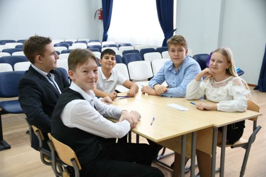 В квиз-игре посоревновались 3 школы Серпухова в честь Рождественских чтений