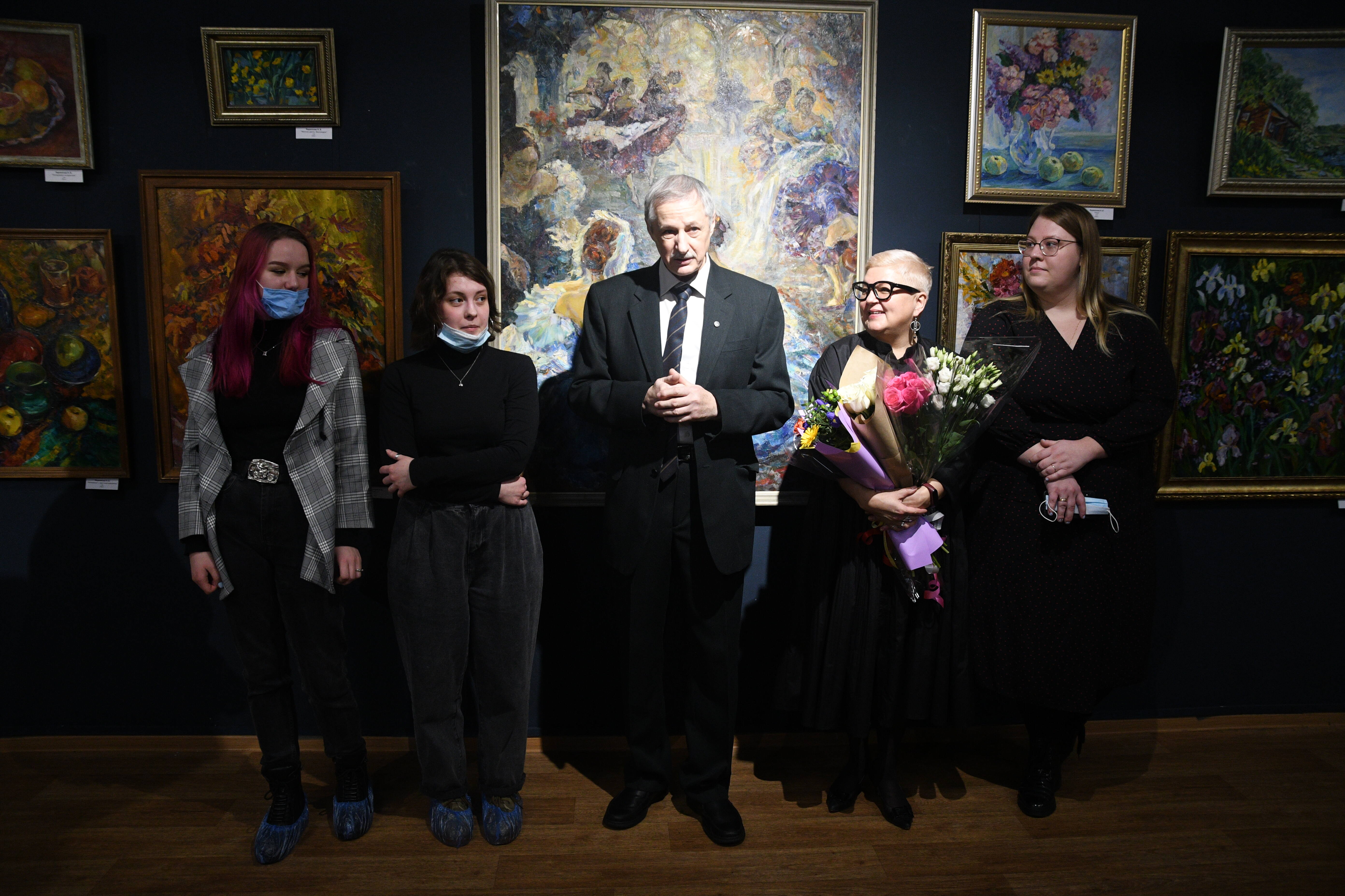 В Серпухове открыли выставку «Художники - педагоги и ученики»