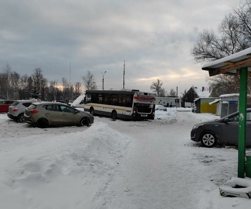 С автобусной остановкой в Чехове творится неразбериха