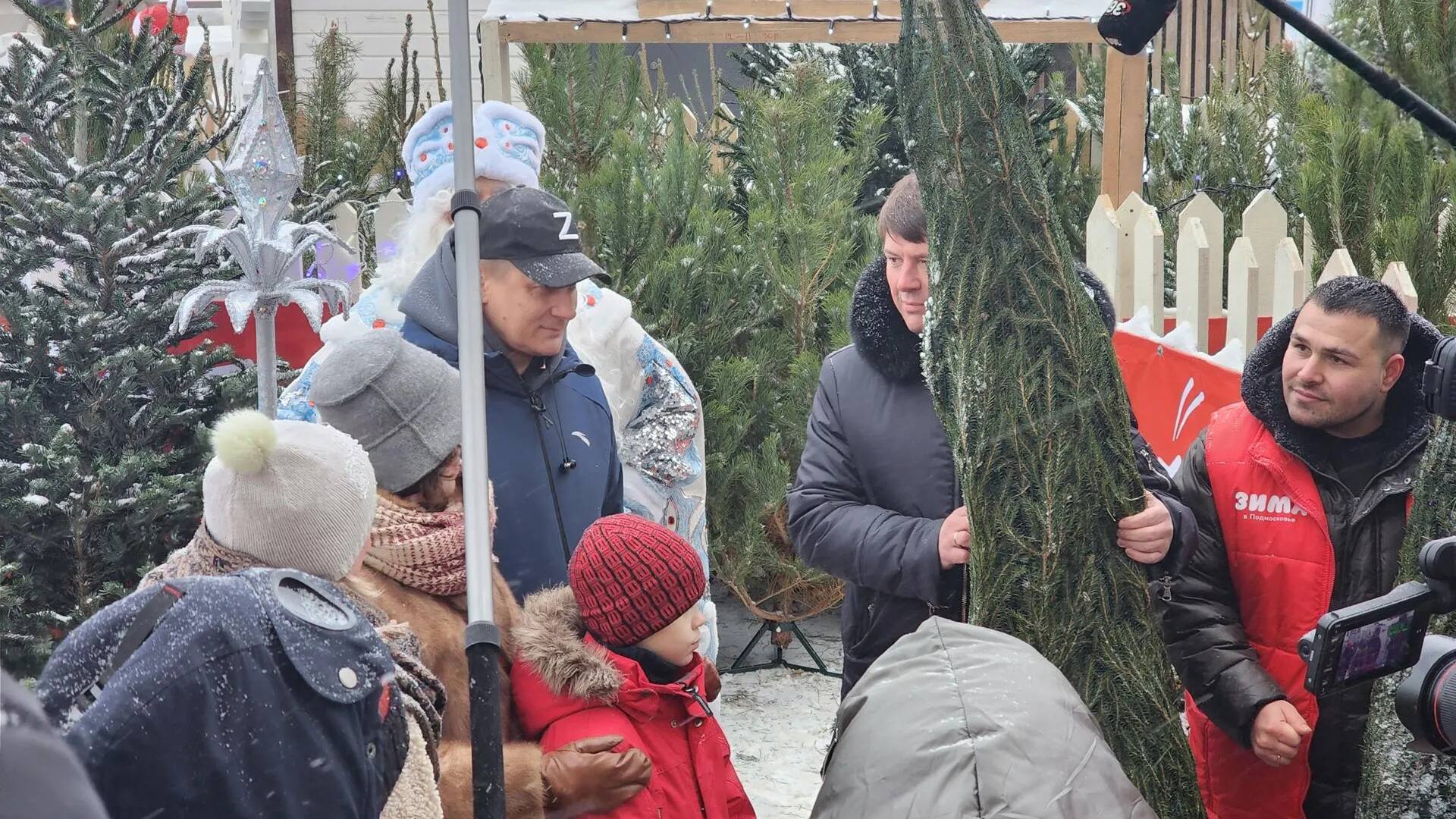 «Праздник с размахом»: в Королеве открыли первый елочный базар в Московской области